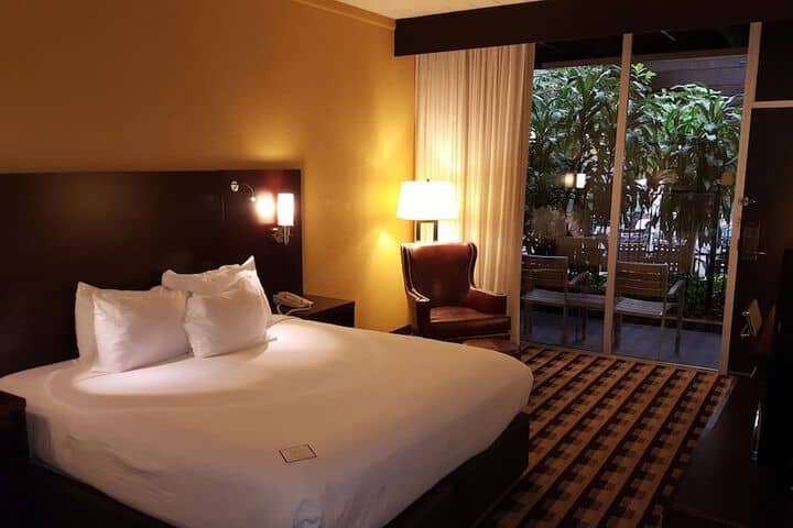 Room 6 of 42