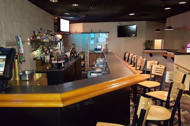 Lounge 34 of 42