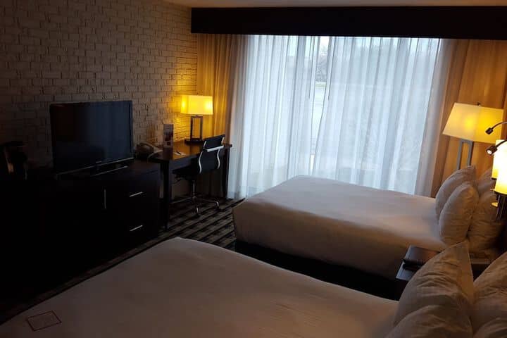 Room 10 of 42